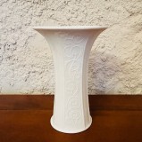 VAZA DIN PORTELAN MAT- BISCUIT- MARCAJ AK KAISER GERMANY- DESIGNER M. FREY H19CM