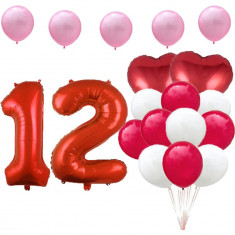 Set de 17 baloane pentru aniversarea de 12 de ani, cu 15 baloane din latex roz, albe si rosii si 2 baloane inimioara din folie, ideal pentru o petrece