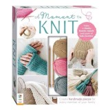 Cumpara ieftin A Moment to Knit