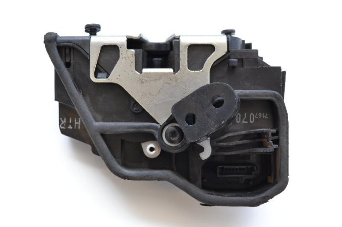 &Icirc;ncuietoare ușă dreapta spate BMW 7 E65, E66, E67 2007 OEM: 7167070 1874127