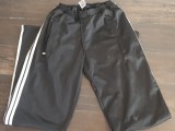 Pantaloni sh trening Adidas marimea S cadou un cd cu film