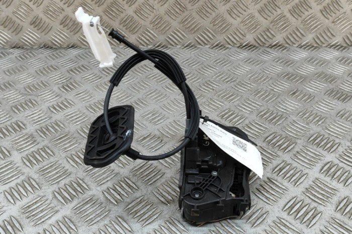 &Icirc;ncuietoare ușă st&acirc;nga spate FORD KUGA III DFK 2023 OEM: JX7A-A26413-BK 26584712