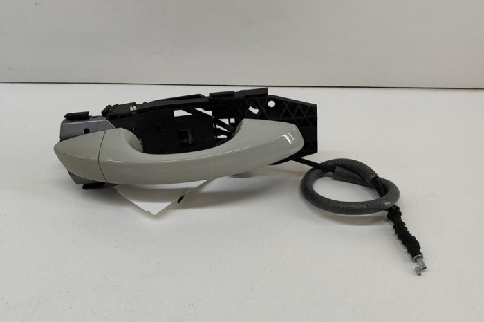 M&acirc;ner exterior ușă dreapta față VW T-ROC A11 2023 OEM: 5G0837206N,5N0837885H 25890383