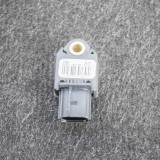 Senzor de impact lateral dreapta TOYOTA VERSO _R2_ 2013 OEM: 89831-02100 10809030