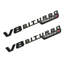 Set 2 embleme V8 Biturbo 4Matic+, Negru pentru aripa Mercedes