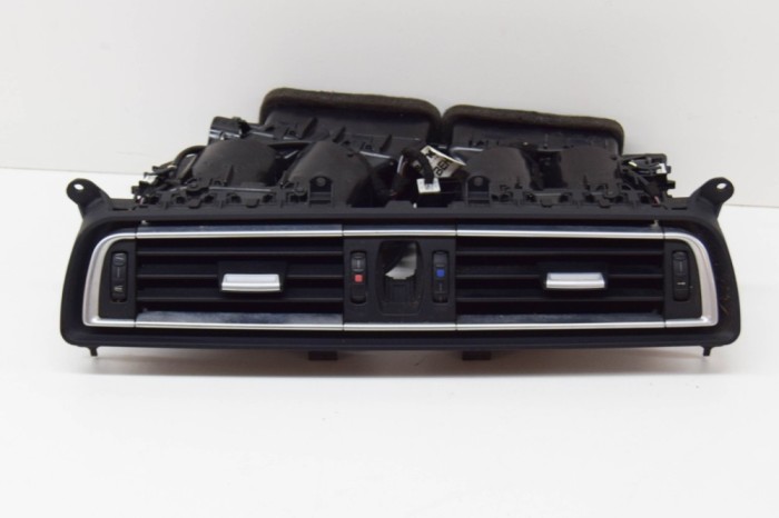 Gura de ventilație planșa de bord BMW 7 F01, F02 2012 OEM: 9115860 11755925