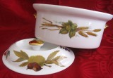 SUPIERA PORTELAN ENGLEZESC ROYAL WORCESTER MODEL EVESHAM DECOR FRUCTE SI LEGUME - VAS CU CAPAC PENTRU CUPTOR 23.5 CM