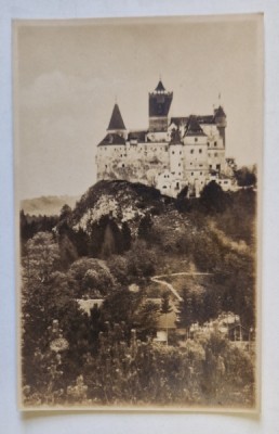 CASTELUL BRAN , FOTO. ORIG . E. FISCHER , TIP CARTE POSTALA , INTERBELICA foto