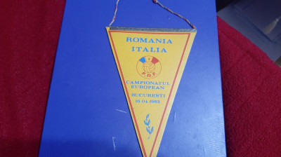 Fanion Romania - Italia 16 04 1983 foto