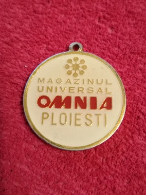 Breloc perioada comunista - Magazinul Universal OMNIA PLOIESTI foto