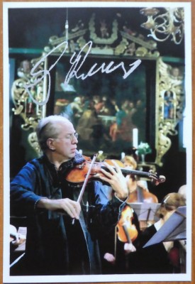 Autograful muzicologului si scriitorului Gidon Kremer pe fotografie foto