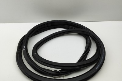 Garnitura ușă dreapta față SKODA KAROQ NU7 2024 OEM: 575867366P | 31846523 foto