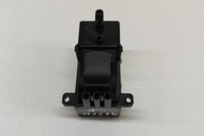 Buton geam ușă st&amp;acirc;nga spate HONDA CIVIC X Hatchback FC_, FK 2021 OEM: 83790-TGG-A010-BLK,83790TGGA010BLK 27525030 foto