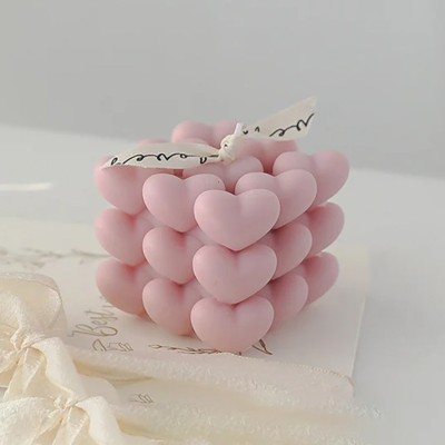 Lumanare Parfumata Decorativa, Model Abstract Cub din Inimioare, Lumanare pentru Diferite Ocazii, 6 x 5.5 cm, Aroma de Oregano si Narcise, Roz foto