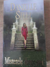 MISTERELE DRAGOSTEI - DANIELLE STEEL foto