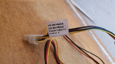 Fujitsu Esprimo P700 E700 5x SATA PowerConnector T26139-Y4012-V1 #A575 foto