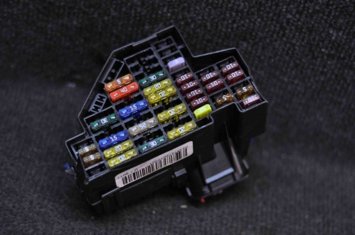 Panou de siguranțe VW PASSAT Variant B7 365 2012 OEM: 3C2941824