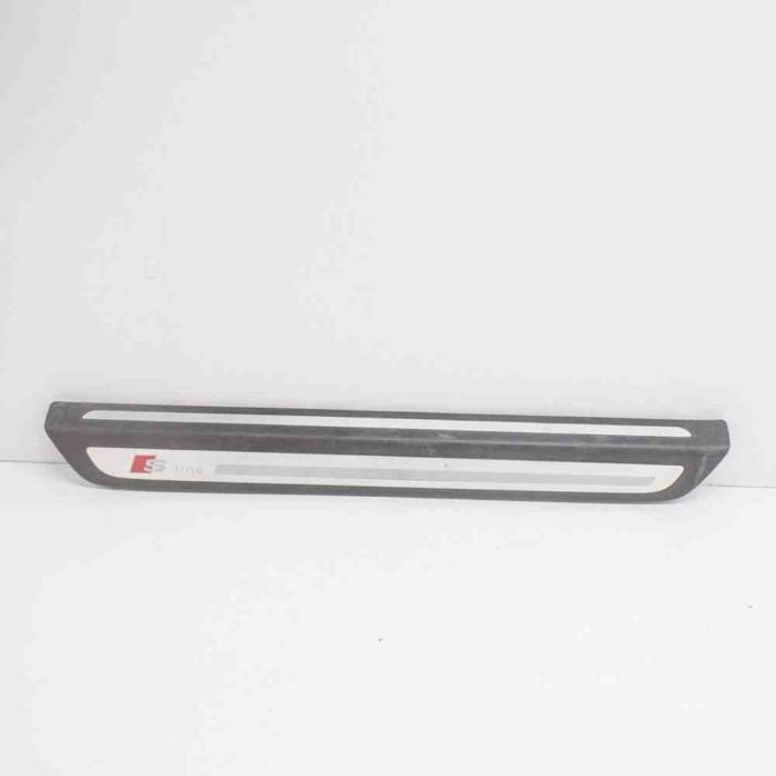 Ornament prag dreapta față AUDI Q5 8R 2016 OEM: 8R0853374C