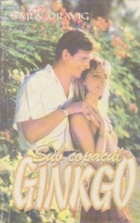 Sub copacul Ginkgo Sub copacul Ginkgo
