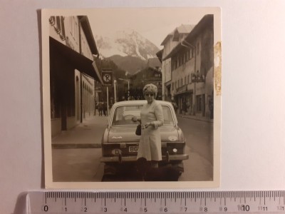 Fotografie cu automobil &amp;icirc;n 1970 foto