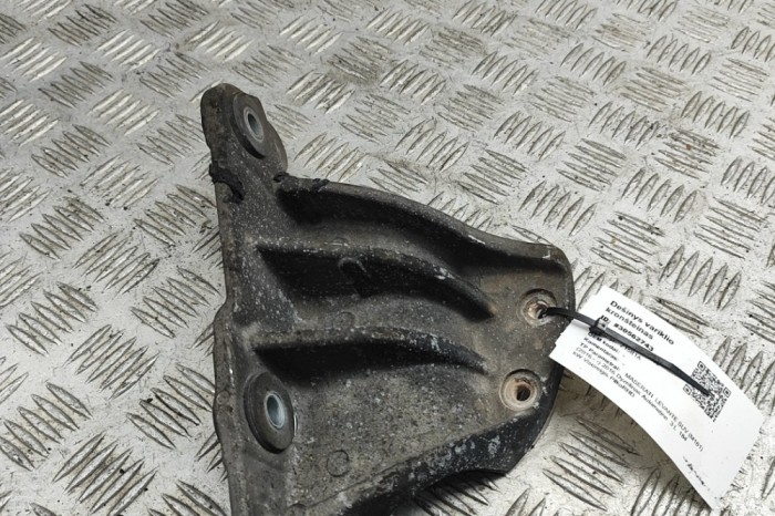 Suport motor dreapta MASERATI LEVANTE SUV M161 2016 OEM: 670034567 30562743
