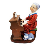 Cumpara ieftin Statueta decorativa, Babuta la pian, 13 cm, 1921G-1