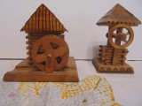ROMANIA - DOUA MINIATURI SCULPTATE IN LEMN , REPREZENTAND O MOARA SI O FANTANA, VEZI CELELALTE POZE -