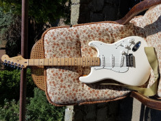 Fender Stratocaster Arctic White - Made in Mexico foto