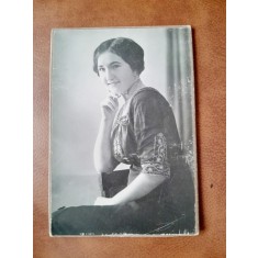 Fotografie adolescenta, pe carton, sfarsit de secol XIX