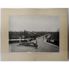 FOTOGRAF ALEX PETIT ARHITECT , STATIE DE BIRJA LA MARGINEA ORASULUI ( BUCURESTI ?) , FOTOGRAFIE INTERBELICA