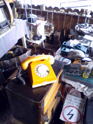 Vechi Telefon cu disc Romanesc perioada comunista EM 72 foto