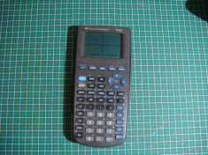 Calculator grafic Texas Instruments TI-82 foto