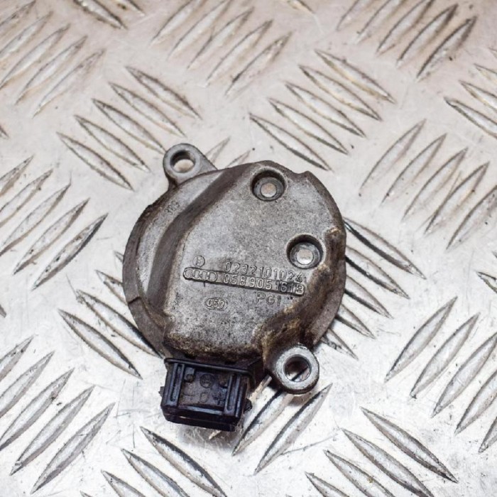 Senzor de poziție arbore cotit VW PASSAT Variant B5 3B6 2003 OEM: 058905161B,0232101024 3169184