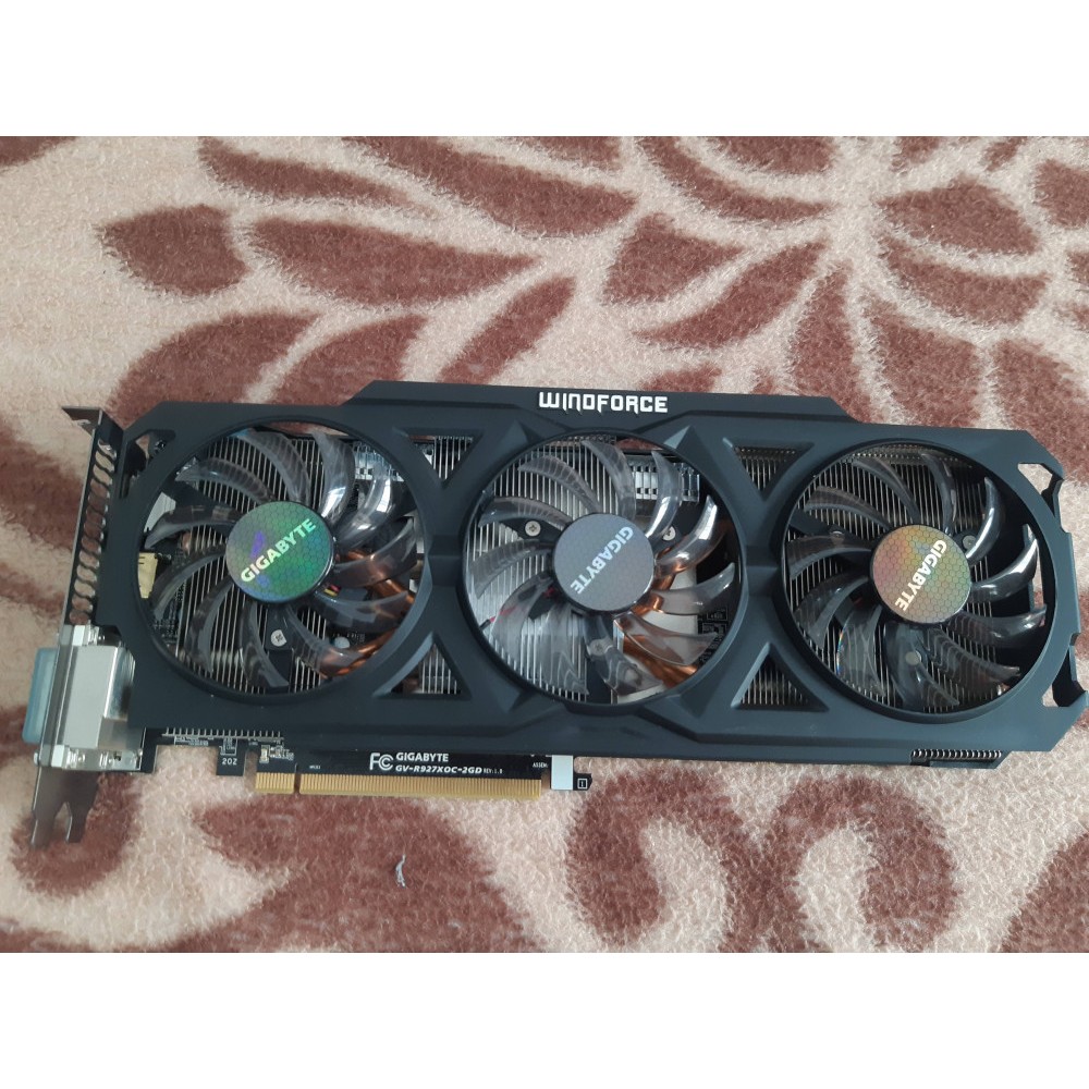 Placa Video Ati Radeon R9 200 (GIGABYTE) GDDR5 2 GB/256 BIT/Dx 12 arhiva Okazii.ro