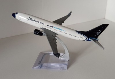 Macheta avion Boeing 737-800 Blue Panorama - 1/320 foto