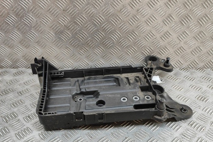 Suport baterie VW T-ROC A11 2023 OEM: 5Q0915331K,5Q0915321K 31250802