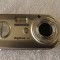 APARAT FOTO DIGITAL SAMSUNG DIGIMAX A4 . FUNCTIONEAZA CU 2 BATERII AAA SAU ACUMULATORI .