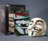 V for Vendetta ,Book and Mask Set | Moore Alan, Lloyd David, DC Comics