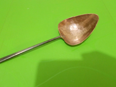 POLONIC / lingura de colectie LUCRAT MANUAL din CUPRU , inceput de secol XX foto