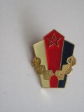 M3 Q 28 - insigna - tematica comunism - steaua rosie - Ungaria, Europa