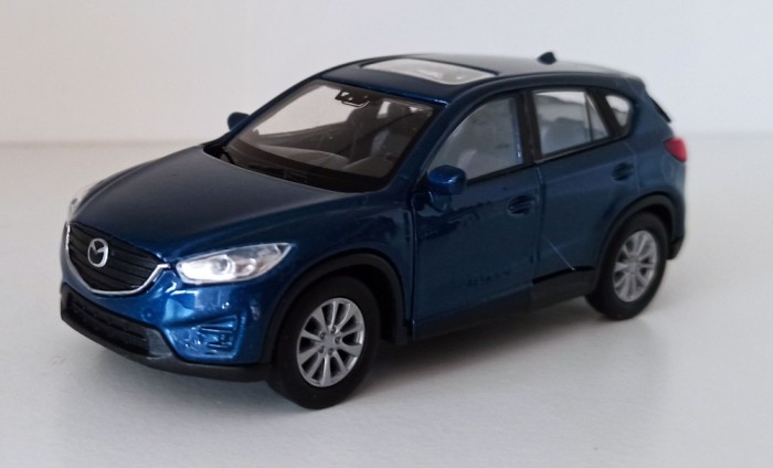 Macheta Mazda CX-5 2016 Facelift albastru - Welly 1/36