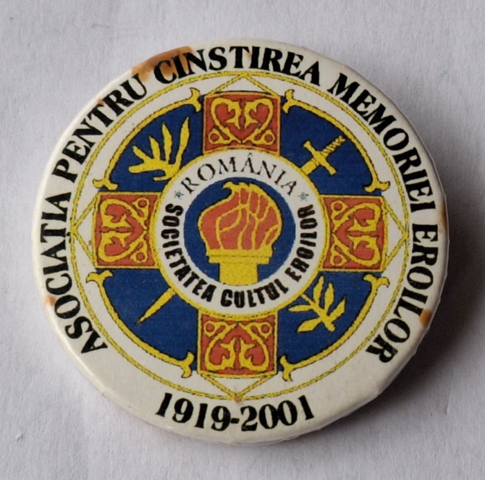 Asociatia pentru cinstirea memoriei eroilor Societatea Cultul eroilor - insigna