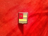 Insigna Drapel TOGO , metal argintat si email , h=1,7cm