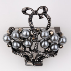 Brosa metalica, cosulet argintiu cu perle si pietricele foto
