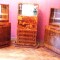 Vitrină veche cu furnir nucă și o garnitur&auml; Art Deco din 4 piese de Sz&uuml;cs K&aacute;lm&aacute;n Satu Mare