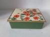 Cutie veche vintage de tabla, de la biscuiti Bahlsen Tet 14.7cm x 12.7cm x 5.4cm, anii 40/50, design cu flori portocalii si frunze verzi