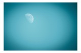 Tablou Canvas, "Luna printre nuanțe de albastru", Lună, Cer, Albastru, Asfințit, Mister, Lumină, 39 x 26 cm, CMCLASS