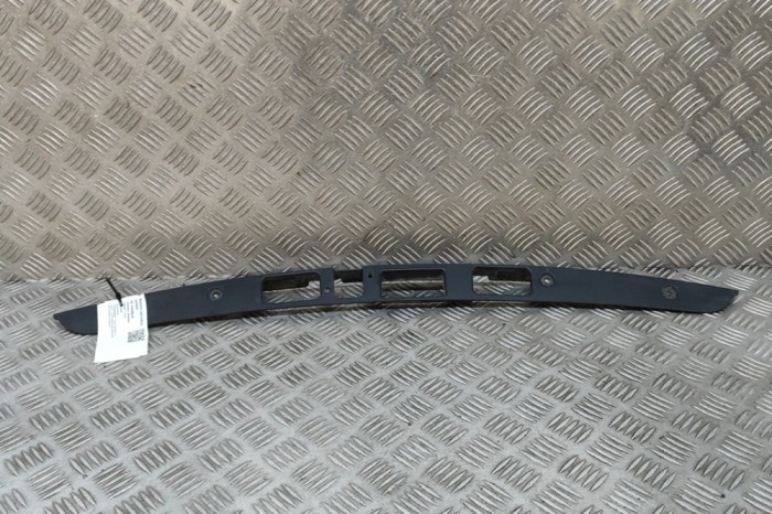 Ornament lampa număr de &icirc;nmatriculare TESLA MODEL X 2018 OEM: 1035370-00-E | 30386439