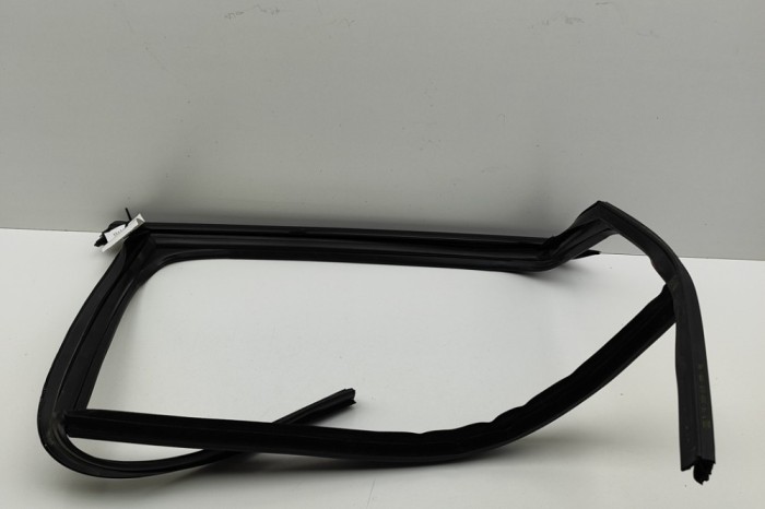 Bandou superior ușă st&acirc;nga spate AUDI A6 C8 Avant 4A5 2024 OEM: 4K9839431C 31299861