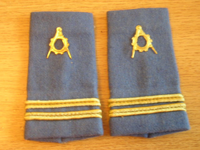 C3 - Grade militare - locotenent inginer antiaeriana - bleumarin - de colectie!